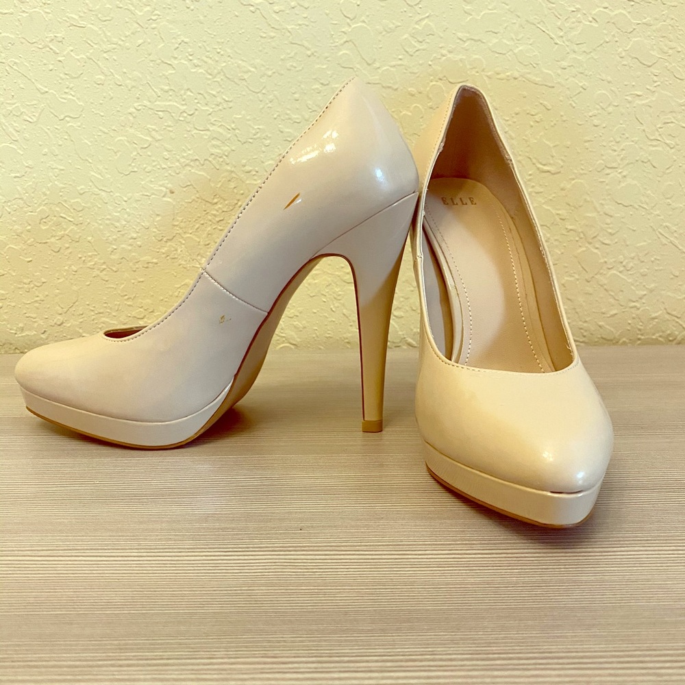 Elle high heels size 8 1/2 Nude